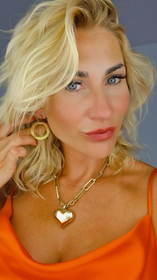 gold earrings made of stainless steel