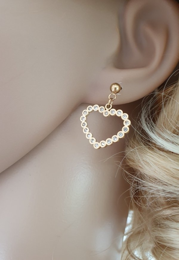 gold earrings made of stainless steel