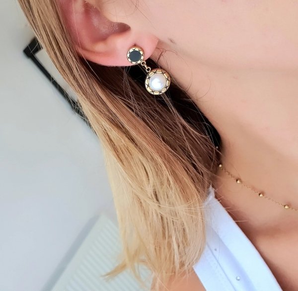 gold earrings made of stainless steel