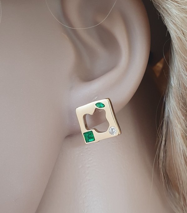 gold earrings made of stainless steel