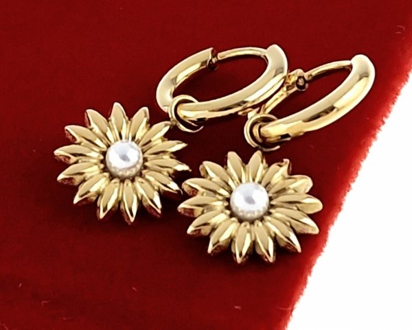 gold earrings made of stainless steel
