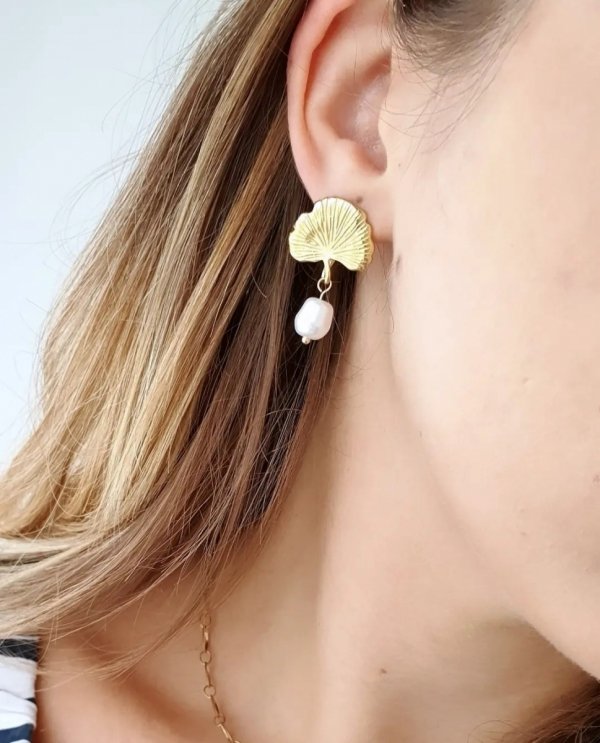 gold earrings made of stainless steel
