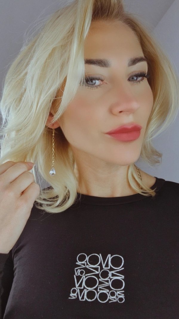 gold earrings made of stainless steel
