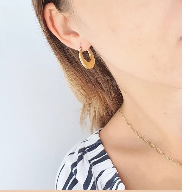 gold earrings made of stainless steel