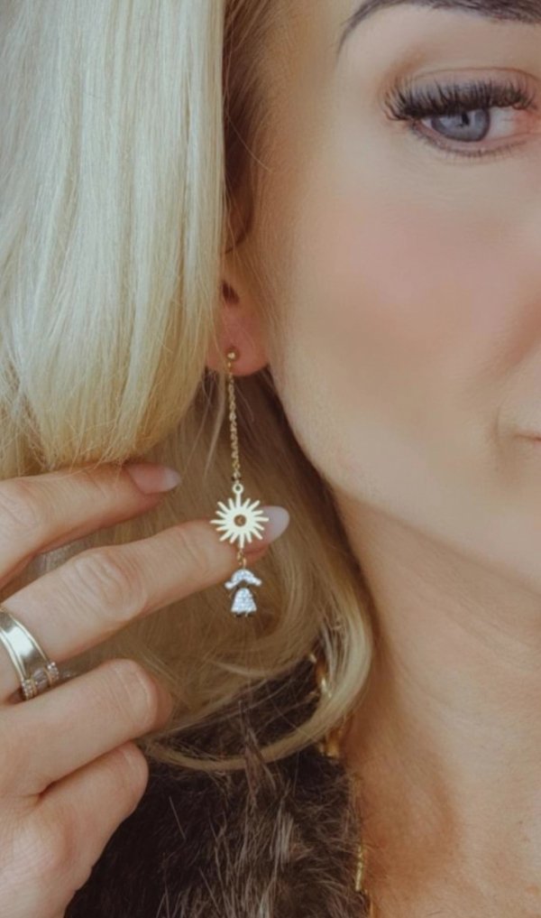gold earrings made of stainless steel
