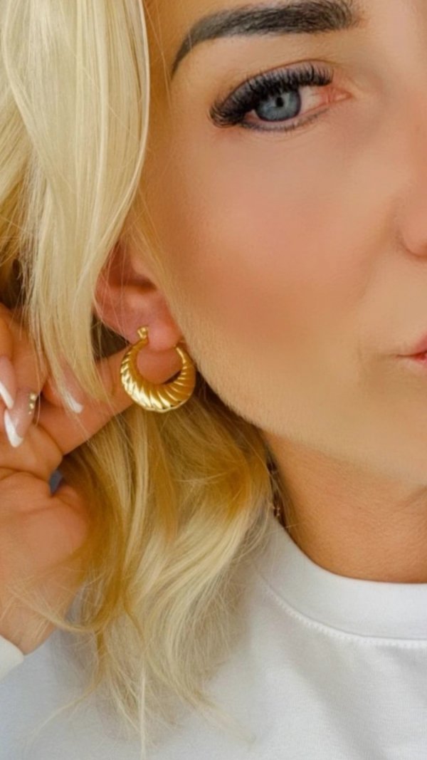 gold earrings made of stainless steel