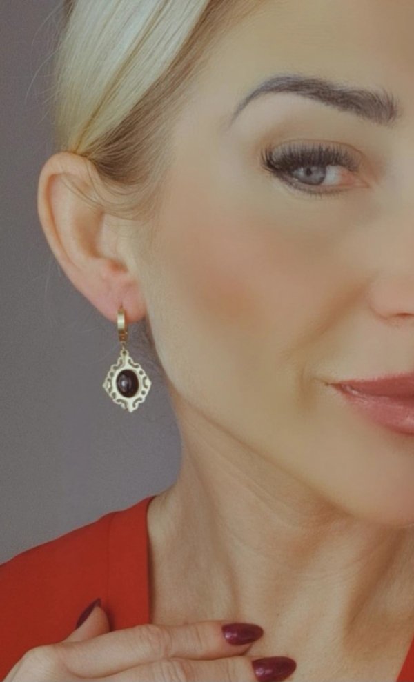 gold earrings made of stainless steel
