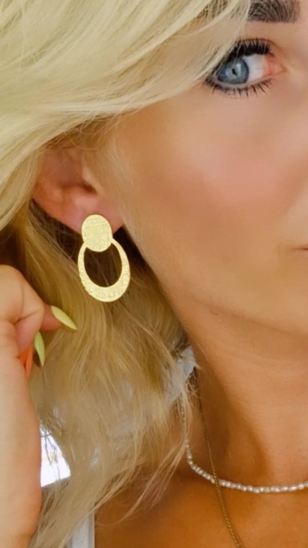 gold earrings made of stainless steel