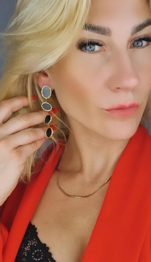 gold earrings made of stainless steel