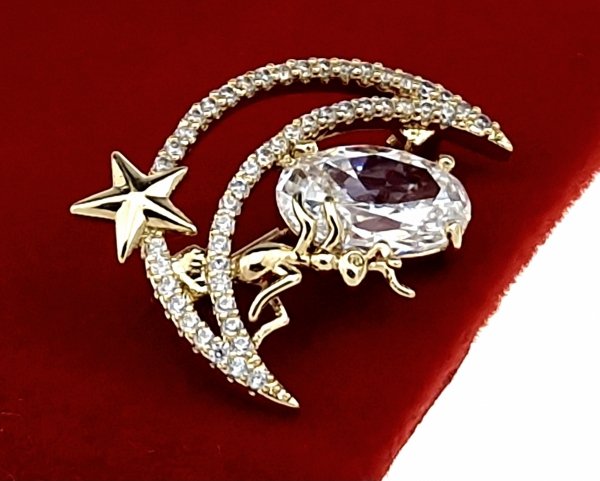 2513 Elegancka broszka złota cyrkonia przypinka pozłacana 14k Xuping 