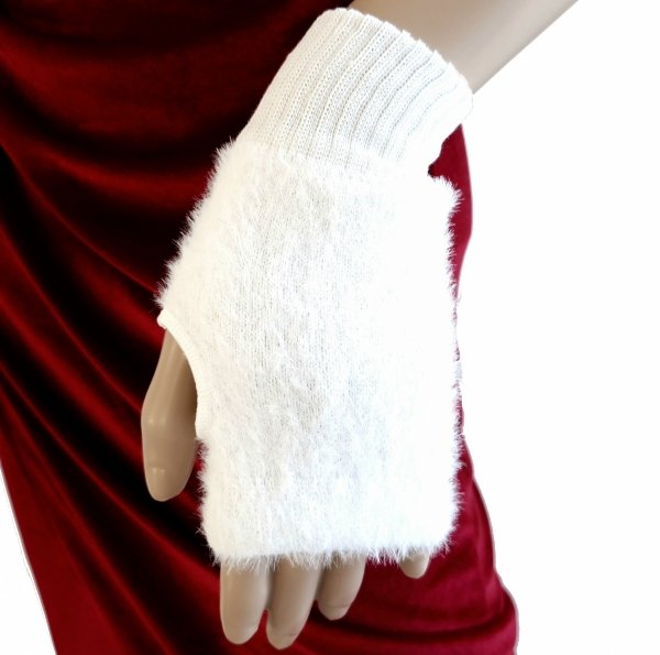 n05 Ciepłe i przyjemne rękawiczki na zimę 