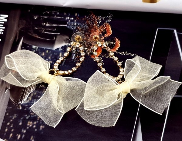 Золотые серьги шелковые цветы