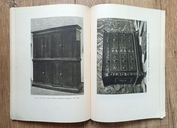 Włoskie meble renesansowe w zbiorach wawelskich