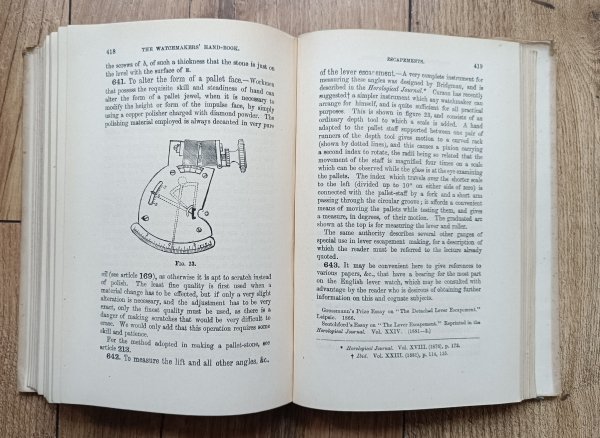 Claudius Saunier The Watchmakers' Hand-Book / 1945