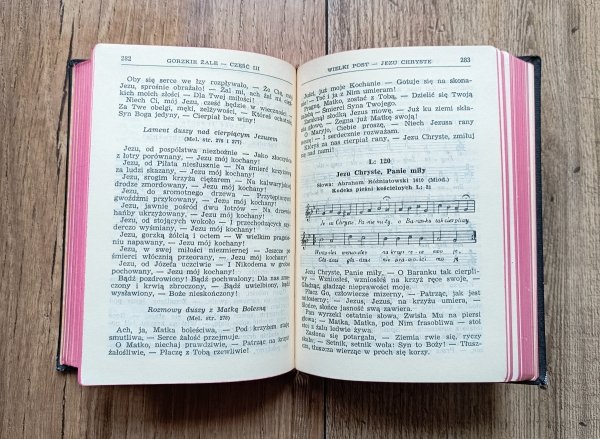 Śpiewnik parafialny czyli zbiór pieśni sakralnych polskich i łacińskich / 1970