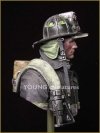 Young Miniatures YC1801 FIRE FIGHTER 1/10