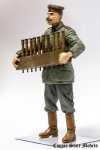 Copper State Models F32-004 German aerodrome personnel with grenades crate 1:32