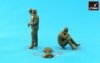 Armory Models F7224c RAF WWII crewmen in high altitude outfit – “Waiting…” 1/72