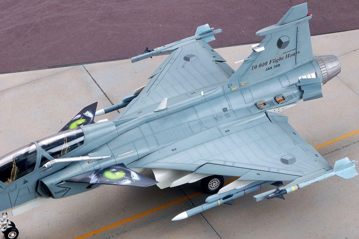 Kitty Hawk 80118 Jas-39B D Gripen (1:48) - jets - 1:48 - Military