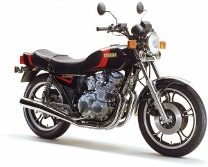 Aoshima 06367 Yamaha 4G0 XJ400 80 1/12