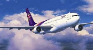 Revell 04870 Airbus A330-300 THAI (1:144)