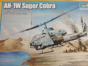 Trumpeter 05116U AH-1W Super Cobra  - USZKODZONE / DAMAGED 1/35