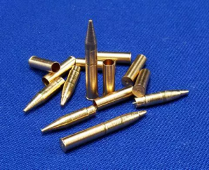 RB Model 35P05 105mm howitzer M2 1/35