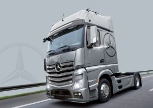 Italeri 3905 Mercedes Benz Actros MP4 Gigaspace 1/24