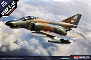Academy 12133 USAF F-4E Vietnam War 1/32
