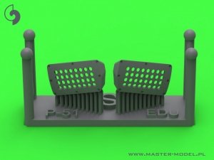 Master AM-72-174 P-51 Mustang - pokrywa wlotu powietrza do gaźnika - typ standardowy z otworami (do modelu Eduard) 1/72