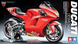 Tamiya 14101 Ducati Desmosedici (1:12)