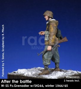 RADO Miniatures RDM35011 After the battle, W-SS Panzergrenadier w/StG44, winter 1944/45 (1:35)