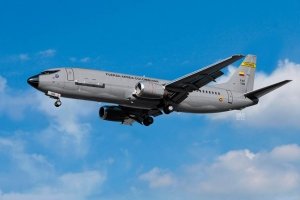 Academy 12639 Boeing 737-400 Colombian Air  1/144