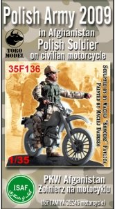 Toro Model 35F136 Żołnierz Na Motocyklu - PKW Afganistan - Figurka Wraz Z Kalkomanią Do Zestawu TAMIYA 35245 1/35