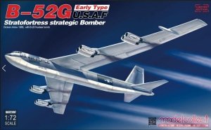 Modelcollect UA72207 B-52G early type U.S.A.F stratofortress strategic bomber Broken Arrow 1966, with B-28 Nuclear bomb (1:72)