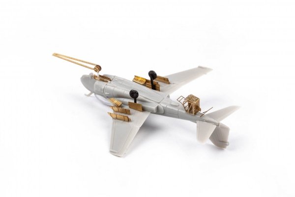 Eduard 53295 USS Nimitz CVN-68 part 1 TRUMPETER 1/350
