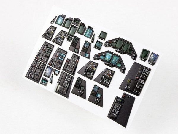 Red Fox Studio QS-32122 UAE F-16F Block 60 Fighting Falcon Academy 1/32