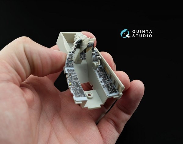 Quinta Studio QDS-32003 F-16C 3D-Printed &amp; coloured Interior on decal paper ( Tamiya ) (small version) 1/32