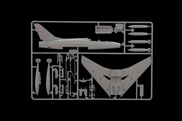 Italeri 1398 F-100F SUPER SABRE (1:72)