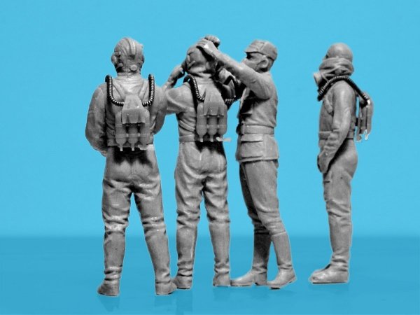 ICM  35906 Chornobyl #6 Feat of Divers 1/35