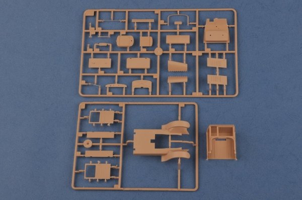 Hobby Boss 83885 Russian ZIS-5 Truck 1/35