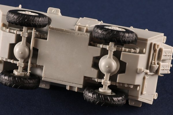 Trumpeter 07442 LAV-150 APC 90mm Mecar Gun 1/72