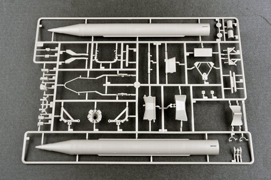 Trumpeter 01058 DPRK Hwasong 5 short-range tactical ballistic missile 1/35