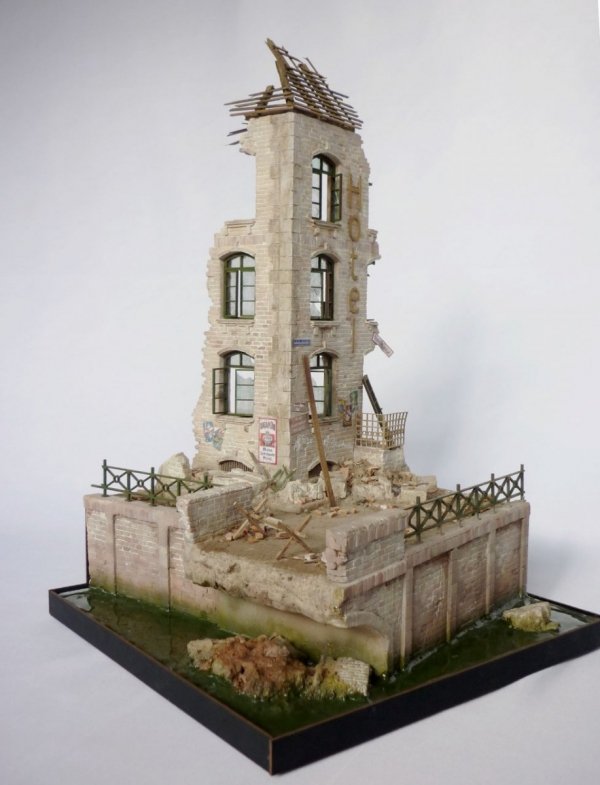 RT-Diorama 35278 Diorama-Base: &quot;The Hotel&quot; 1/35