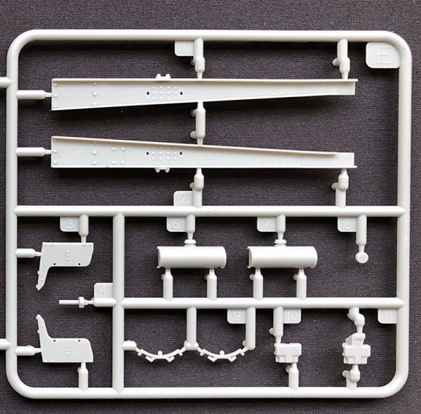 Thunder Model 35400 Russian ChTZ S60 Stalinetz 1/35