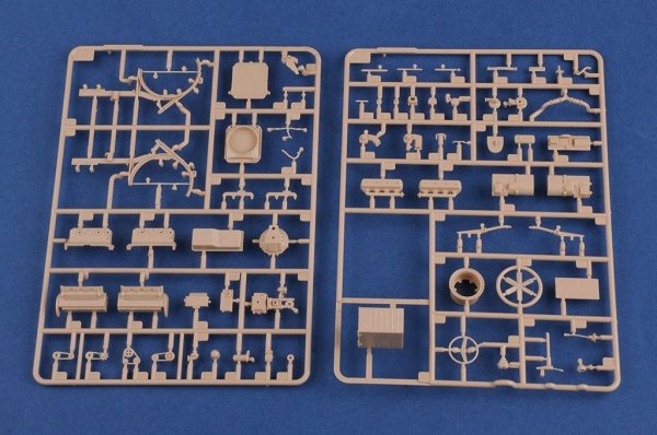 Hobby Boss 85511 Russian KrAZ-260B Tractor with 5P85TE TEL S-300PMU 1/35