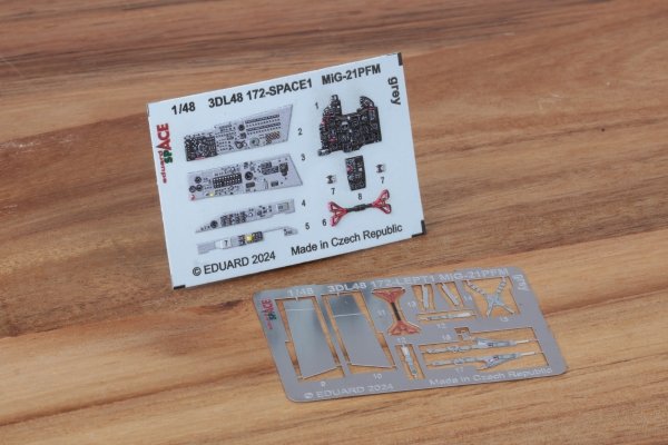 Eduard 3DL48172 MiG-21PFM grey SPACE EDUARD 1/48