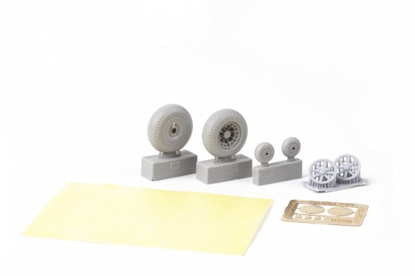 Eduard 6481058 P-40E wheels cross tread Eduard 1/48
