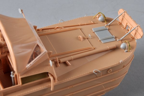 I Love Kit 63540 GMC DUKW-353 with 105mm Howitzer 1/35