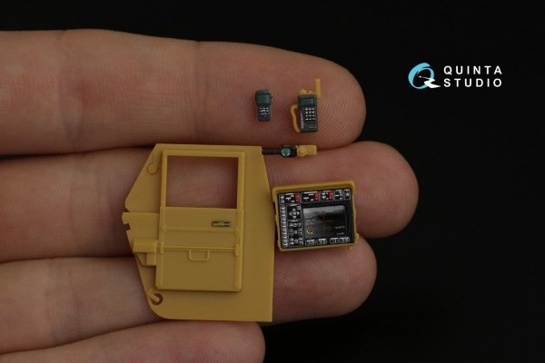 Quinta Studio QD35043 HUMVEE Family 3D-Printed &amp; coloured Interior on decal paper ( Bronco ) 1/35